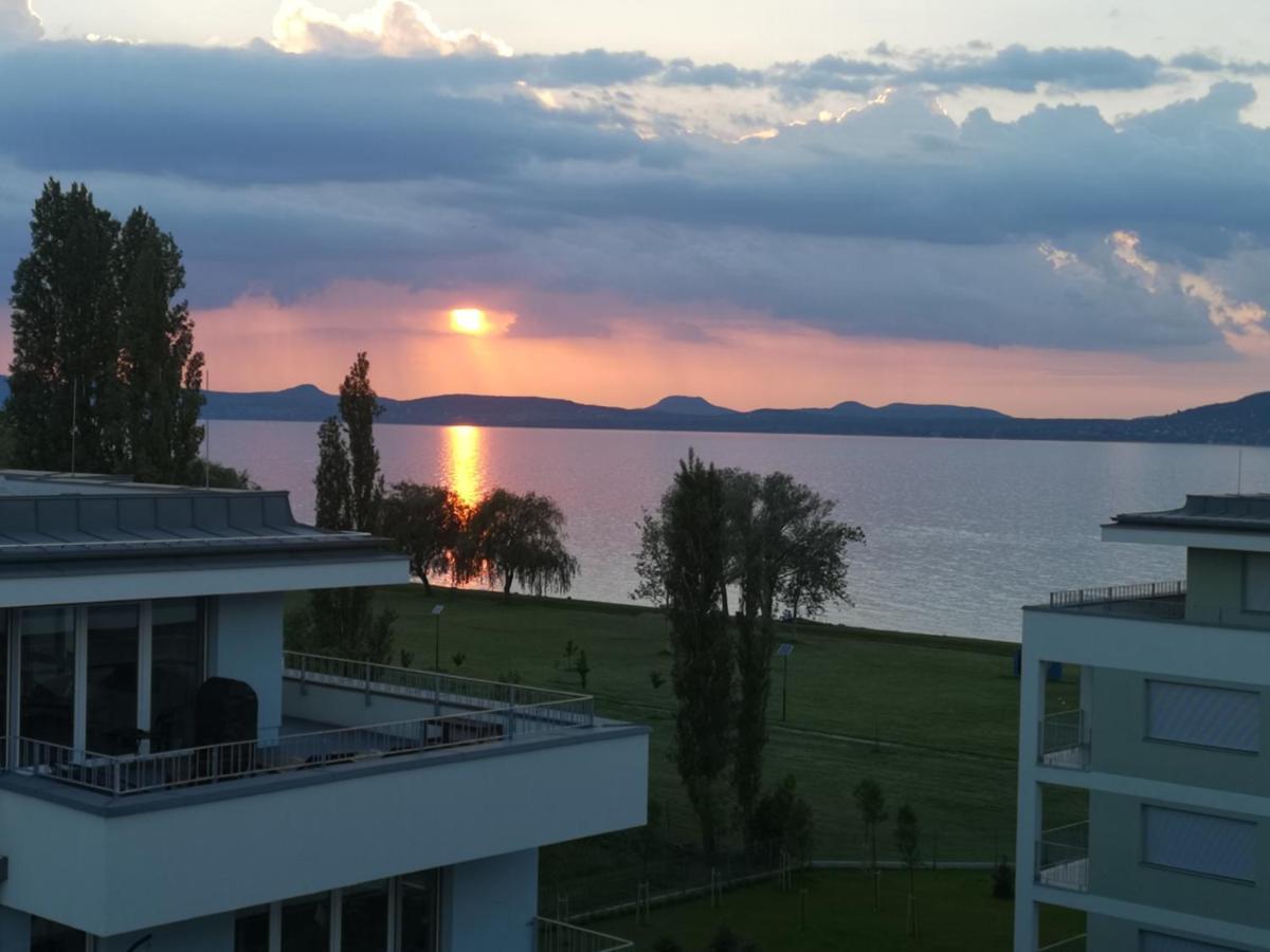 Silver Gray Appartment Balatonlelle Eksteriør bilde
