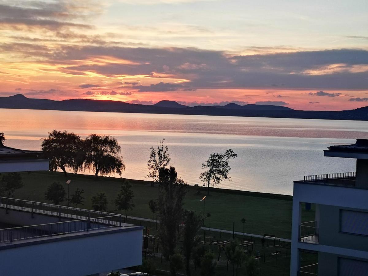 Silver Gray Appartment Balatonlelle Eksteriør bilde