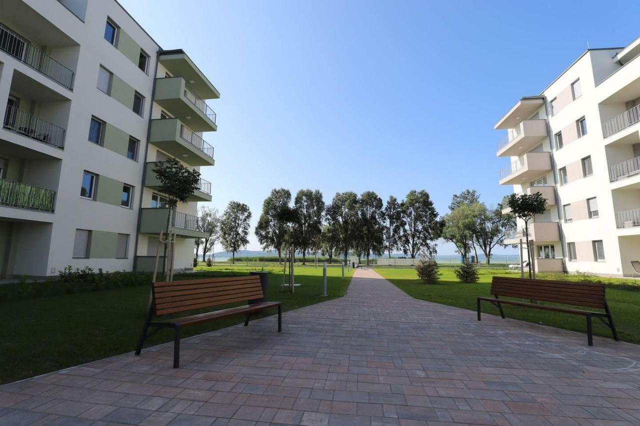 Silver Gray Appartment Balatonlelle Eksteriør bilde