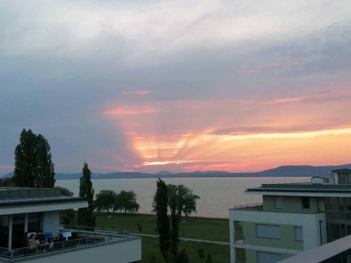 Silver Gray Appartment Balatonlelle Eksteriør bilde